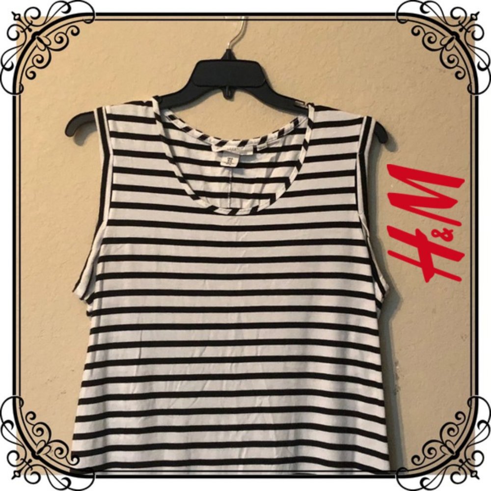 H&M! Black and white sleeveless tank/tunic top